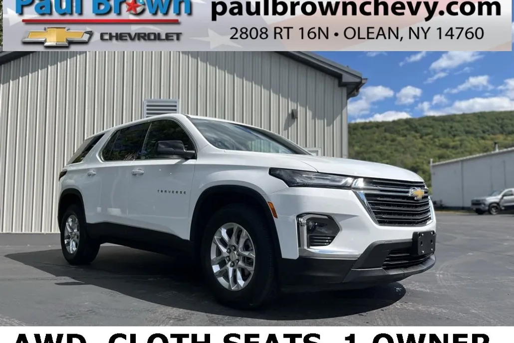 2023 Chevrolet Traverse LS photo 1