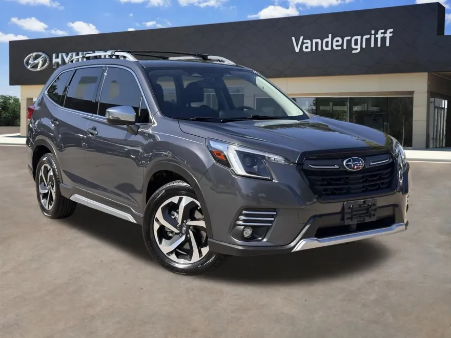 2023 Subaru Forester Touring photo 1