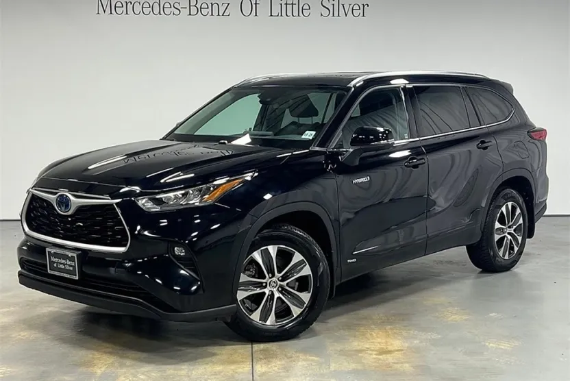 2020 Toyota Highlander Hybrid XLE photo 1