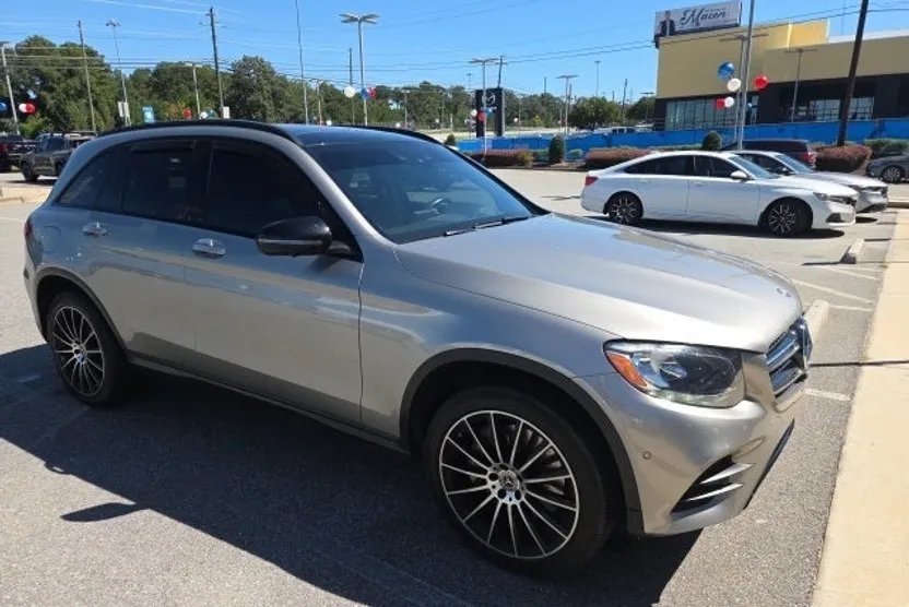 2019 Mercedes Benz GLC 300 photo 1