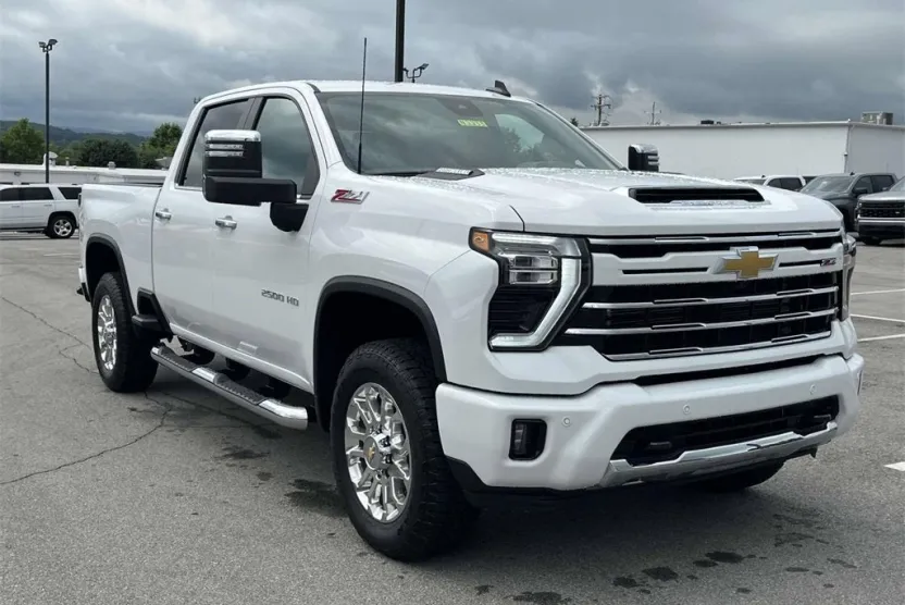 2025 Chevrolet Silverado 2500HD LT photo 1