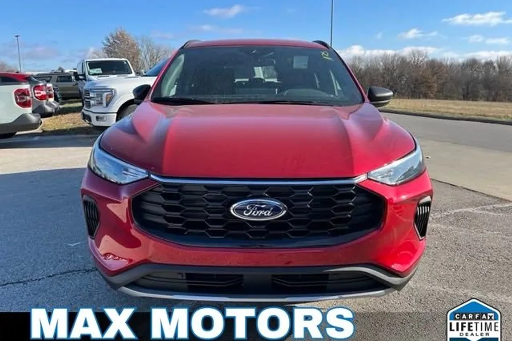 2025 Ford Escape ST-Line photo 1