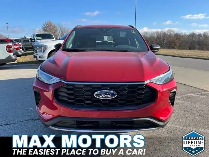 2025 Ford Escape ST-Line photo 1