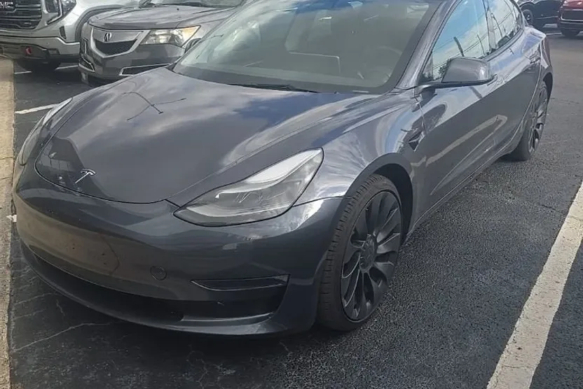 2023 Tesla Model 3 Performance photo 1