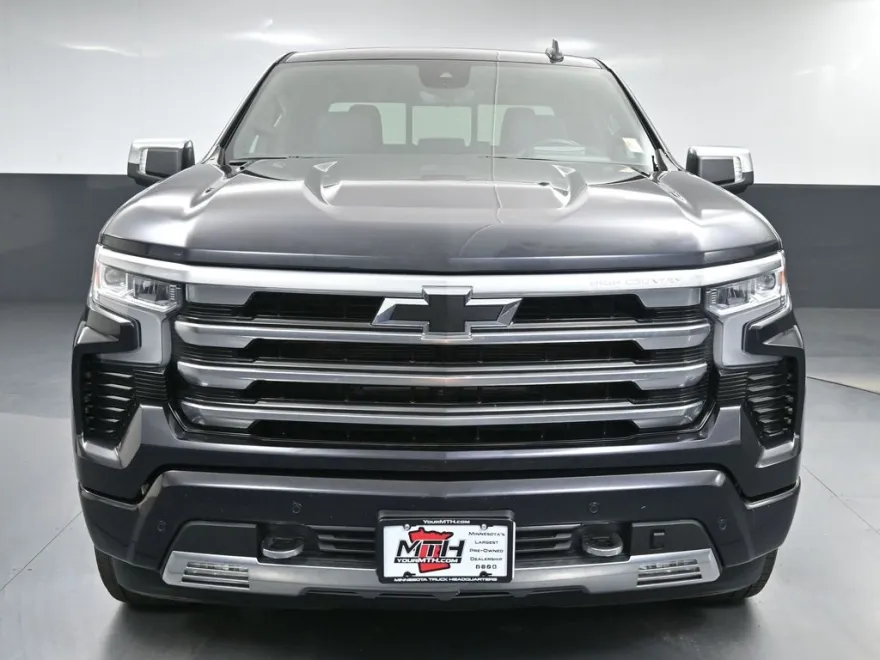 2024 Chevrolet Silverado 1500 High Country photo 1