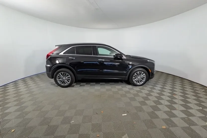 2024 Cadillac XT4 Premium Luxury photo 1