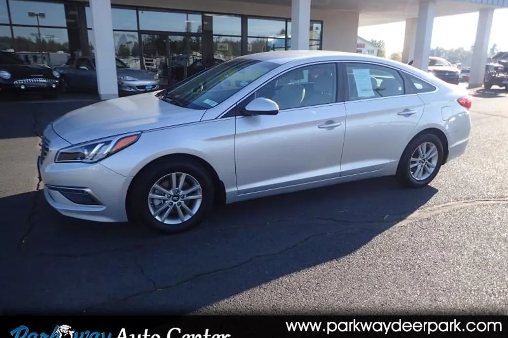 2015 Hyundai Sonata SE photo 1