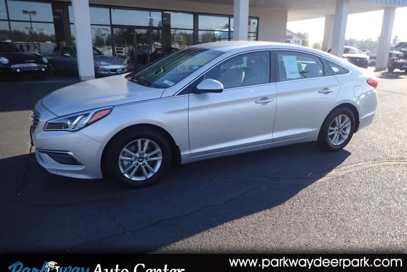 2015 Hyundai Sonata SE photo 1