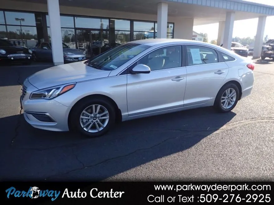 2015 Hyundai Sonata SE photo 1