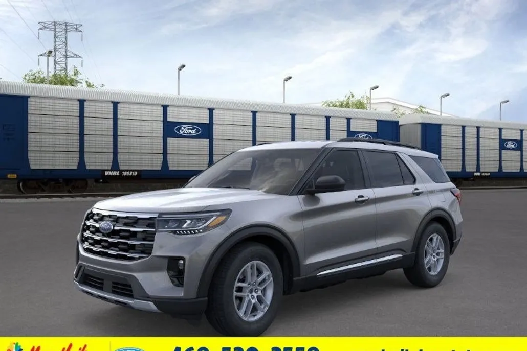 2025 Ford Explorer photo 1