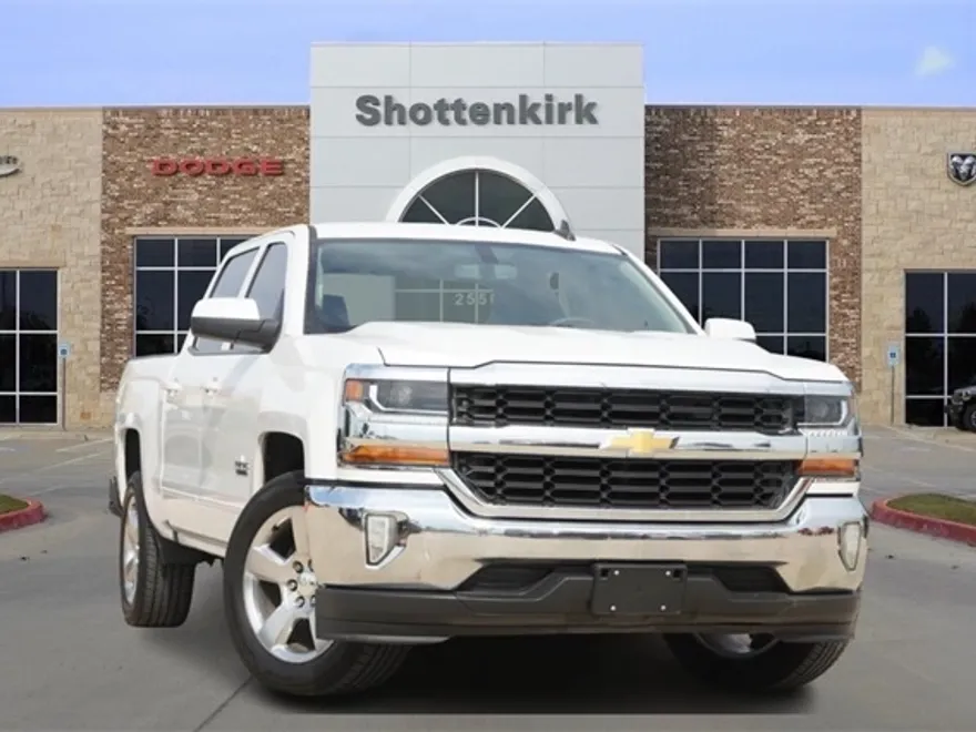 2018 Chevrolet Silverado 1500 LT photo 1