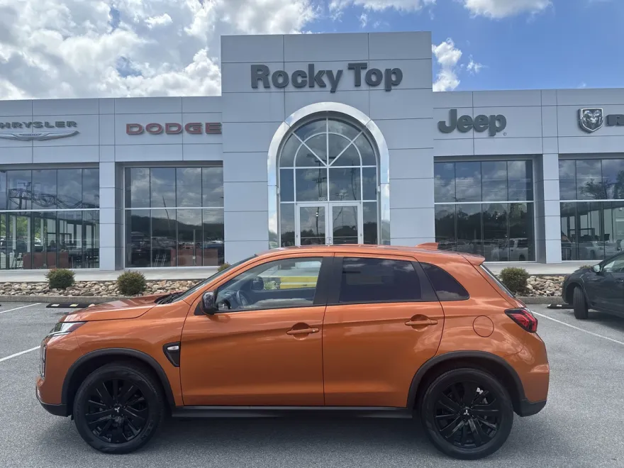 2022 Mitsubishi Outlander Sport ES photo 1