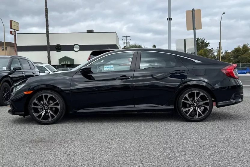 2020 Honda Civic Sport photo 1