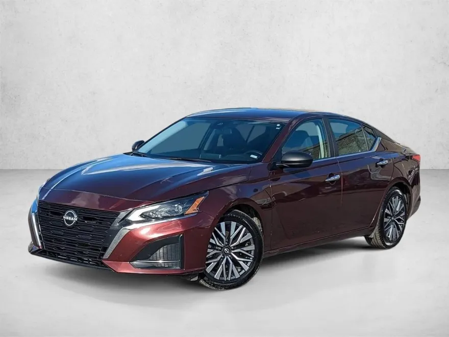 2024 Nissan Altima 2.5 SV photo 1