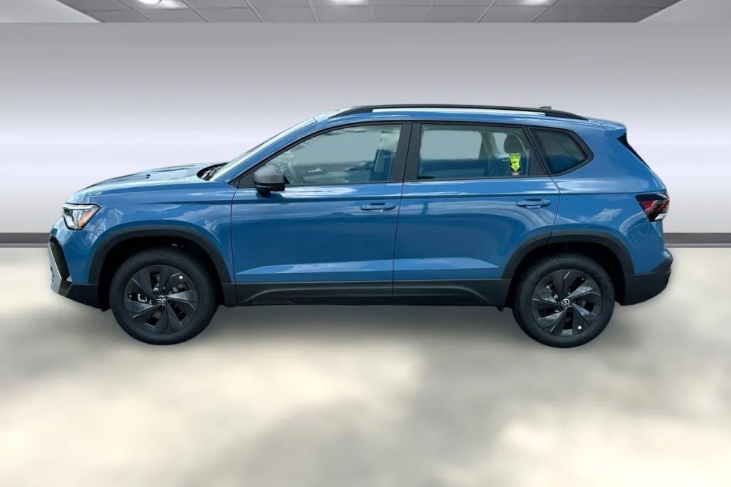 2025 Volkswagen Taos S photo 1