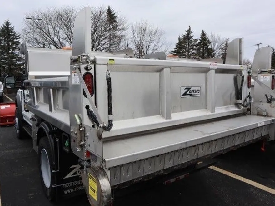 2024 Ford F-600 photo 1