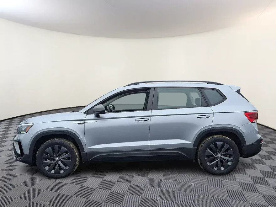 2022 Volkswagen Taos S photo 1