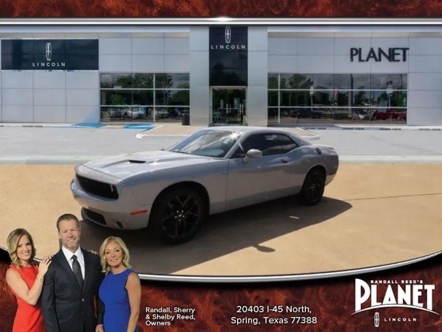 2020 Dodge Challenger SXT photo 1