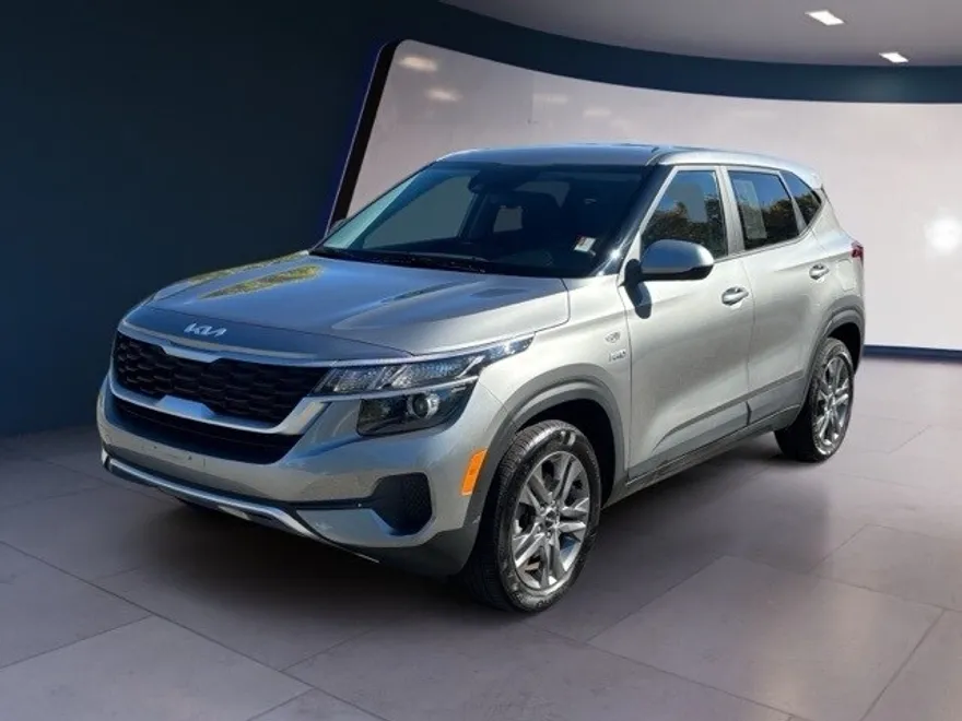 2023 Kia Seltos LX photo 1