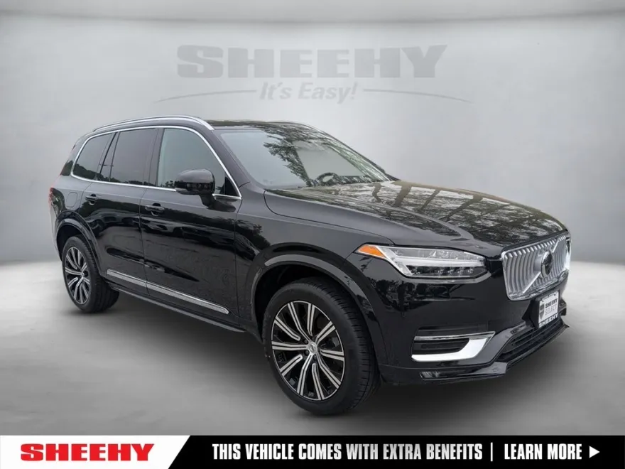 2023 Volvo XC90 B5 Plus photo 1