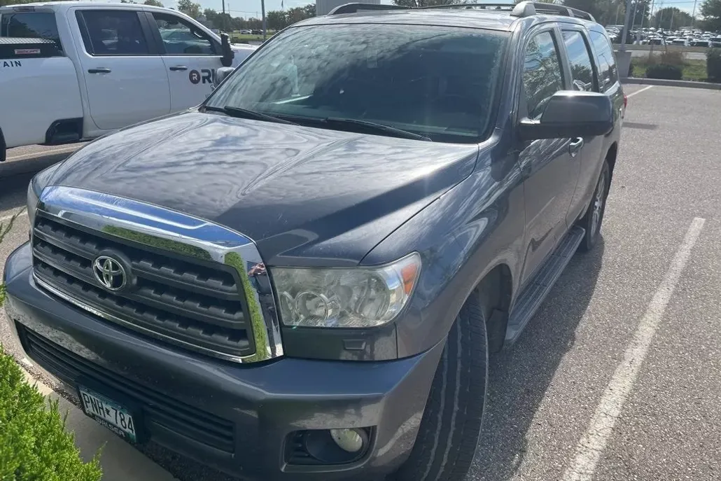 2012 Toyota Sequoia SR5 photo 1