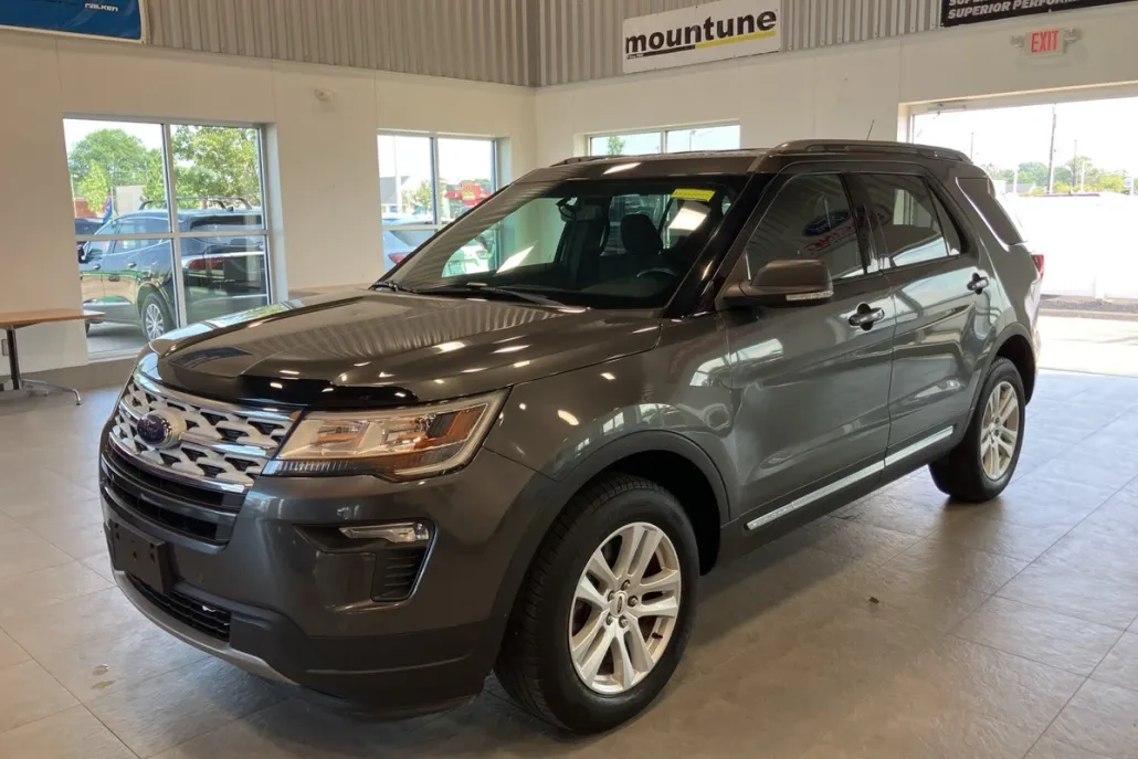 2019 Ford Explorer XLT photo 1