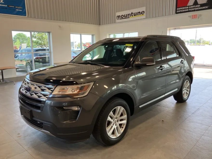 2019 Ford Explorer XLT photo 1