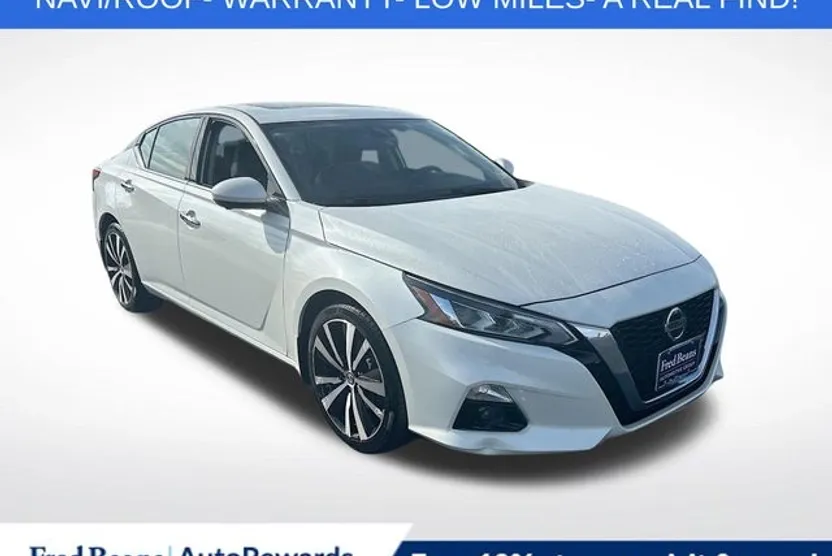 2019 Nissan Altima 2.5 Platinum photo 1