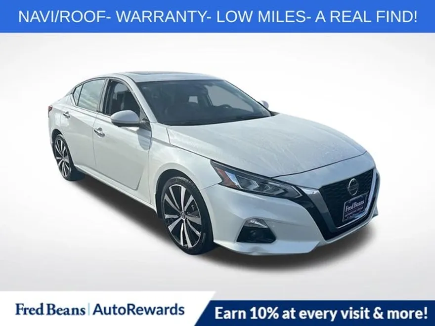 2019 Nissan Altima 2.5 Platinum photo 1