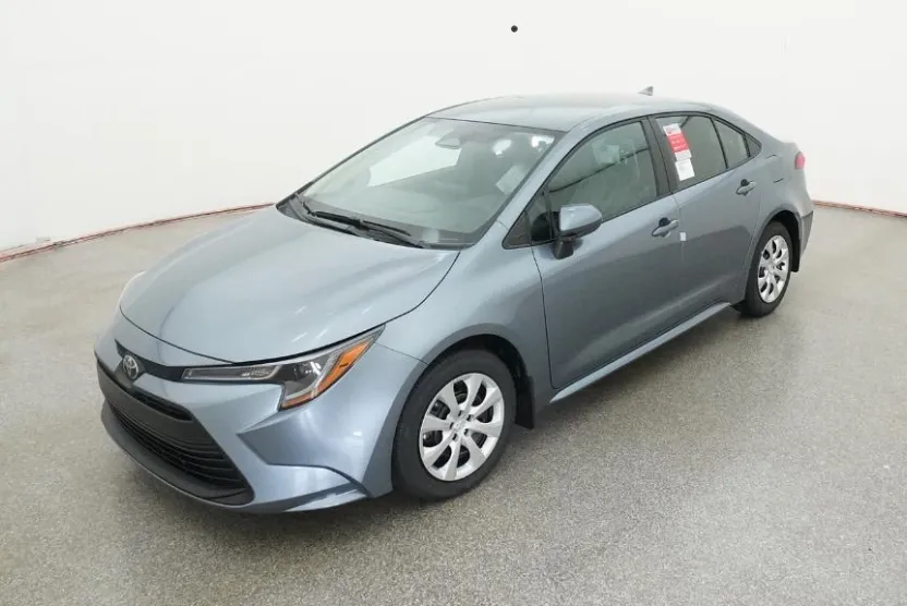 2025 Toyota Corolla LE photo 1