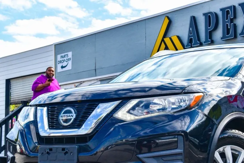 2018 Nissan Rogue SV photo 1
