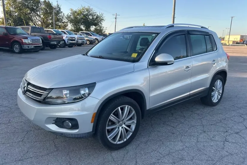 2013 Volkswagen Tiguan S photo 1