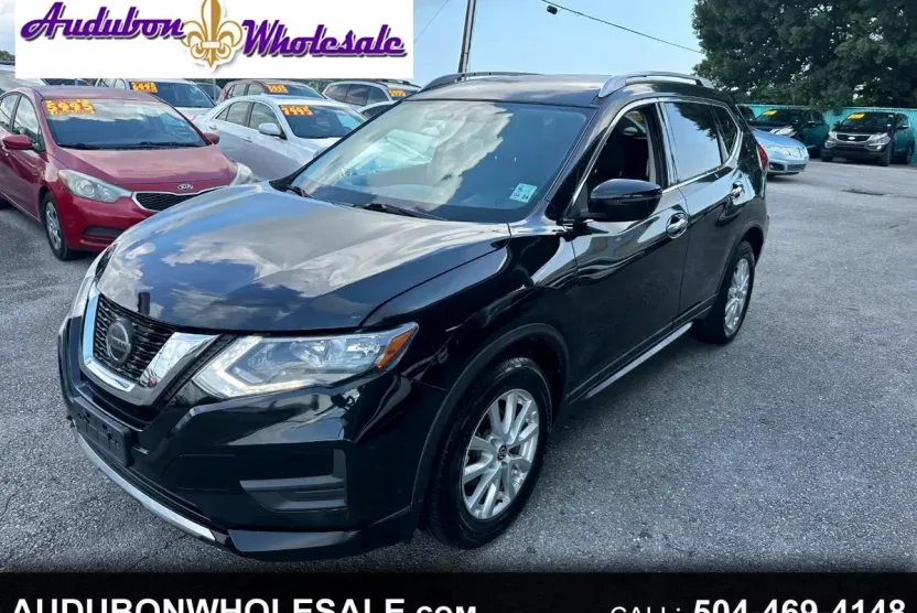 2018 Nissan Rogue SV photo 1