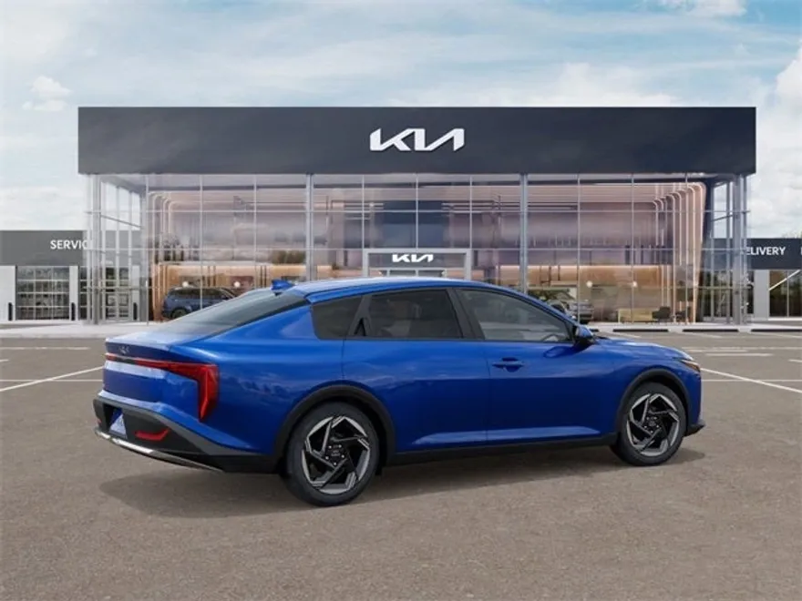 2025 Kia K4 EX photo 1