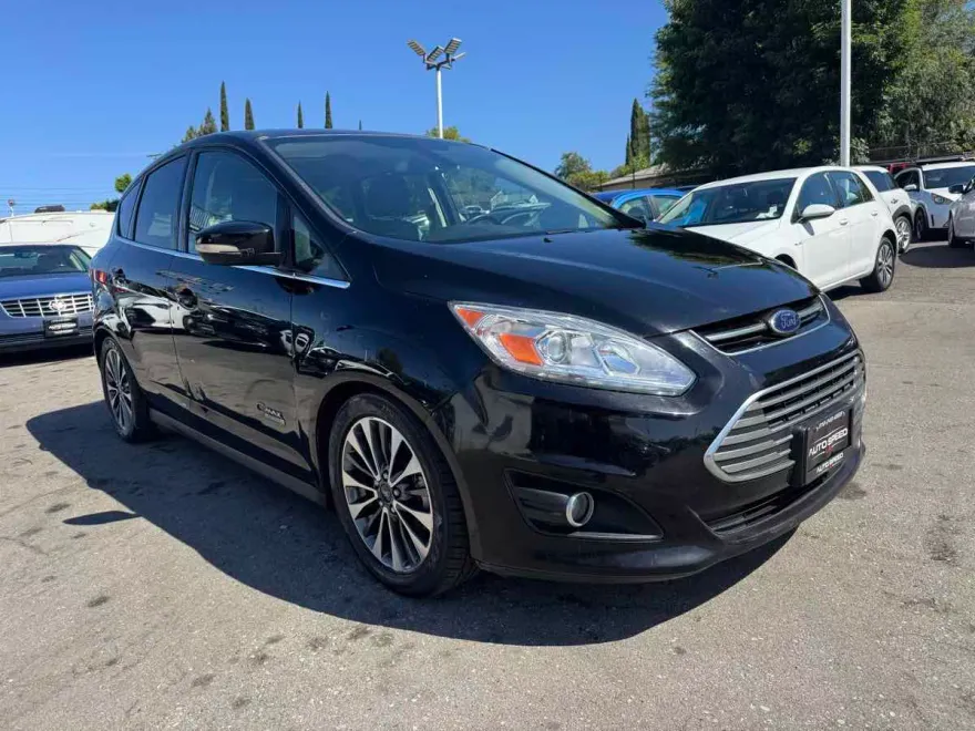 2017 Ford C-Max Energi Titanium photo 1