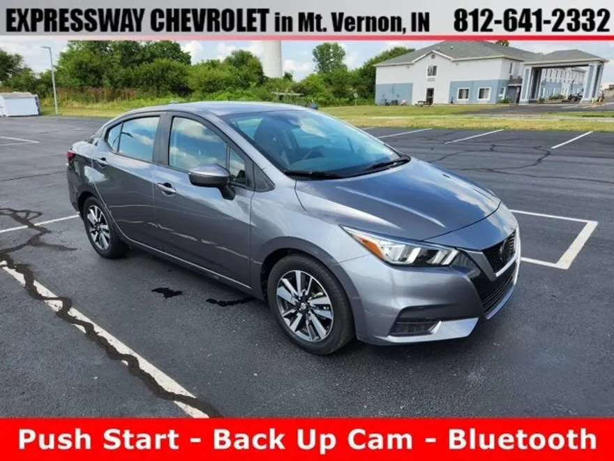 2021 Nissan Versa SV photo 1