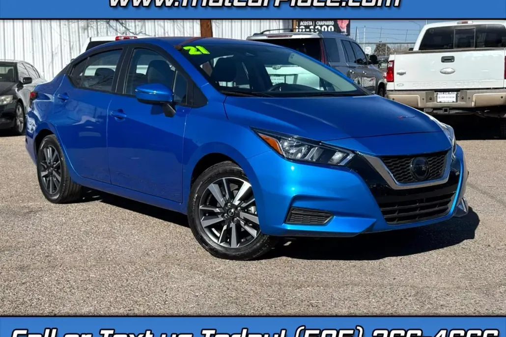 2021 Nissan Versa SV photo 1