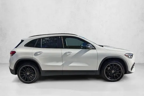 2022 Mercedes Benz GLA 250 photo 3
