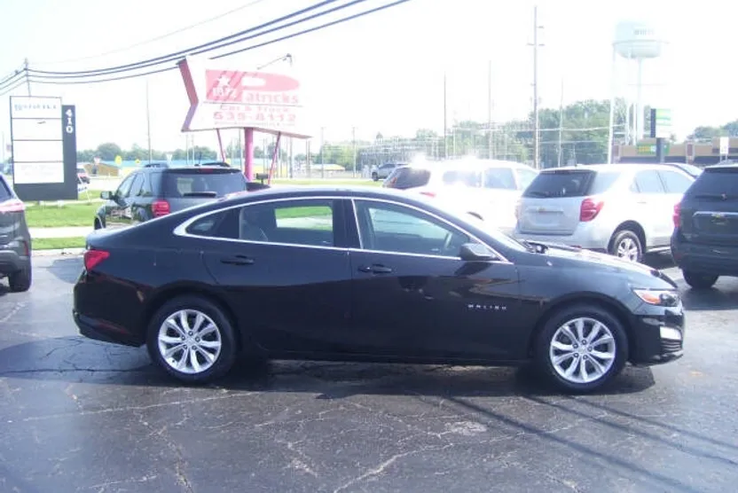 2023 Chevrolet Malibu 1LT photo 1