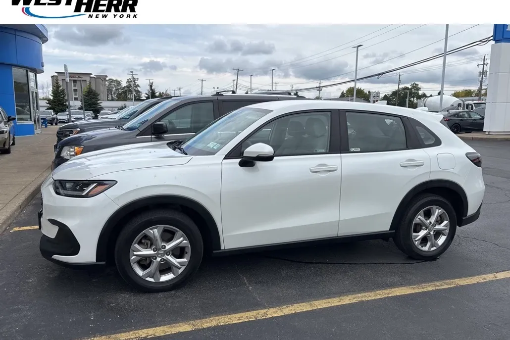 2023 Honda HR-V LX photo 1