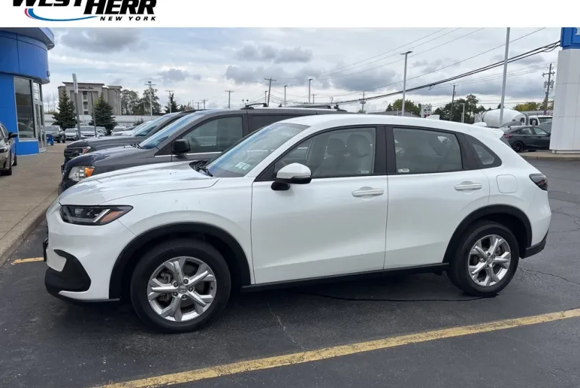 2023 Honda HR-V LX photo 1