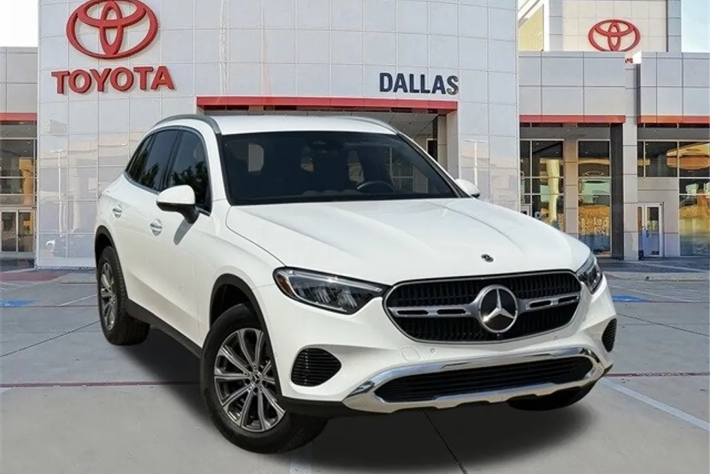 2025 Mercedes Benz GLC 300 4MATIC photo 1