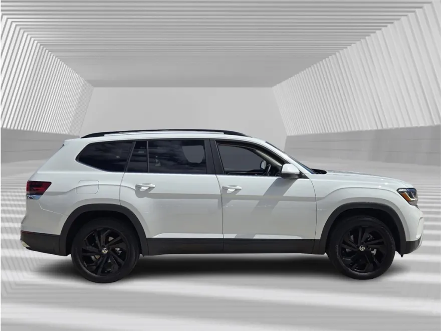 2022 Volkswagen Atlas SE Technology photo 1