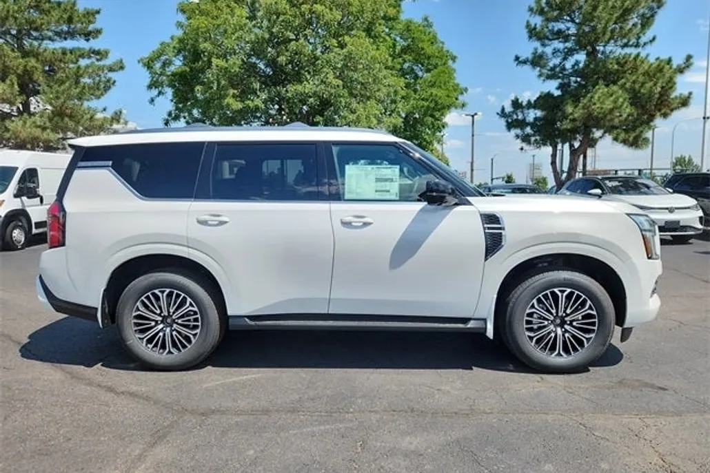 2025 Nissan Armada SL photo 1