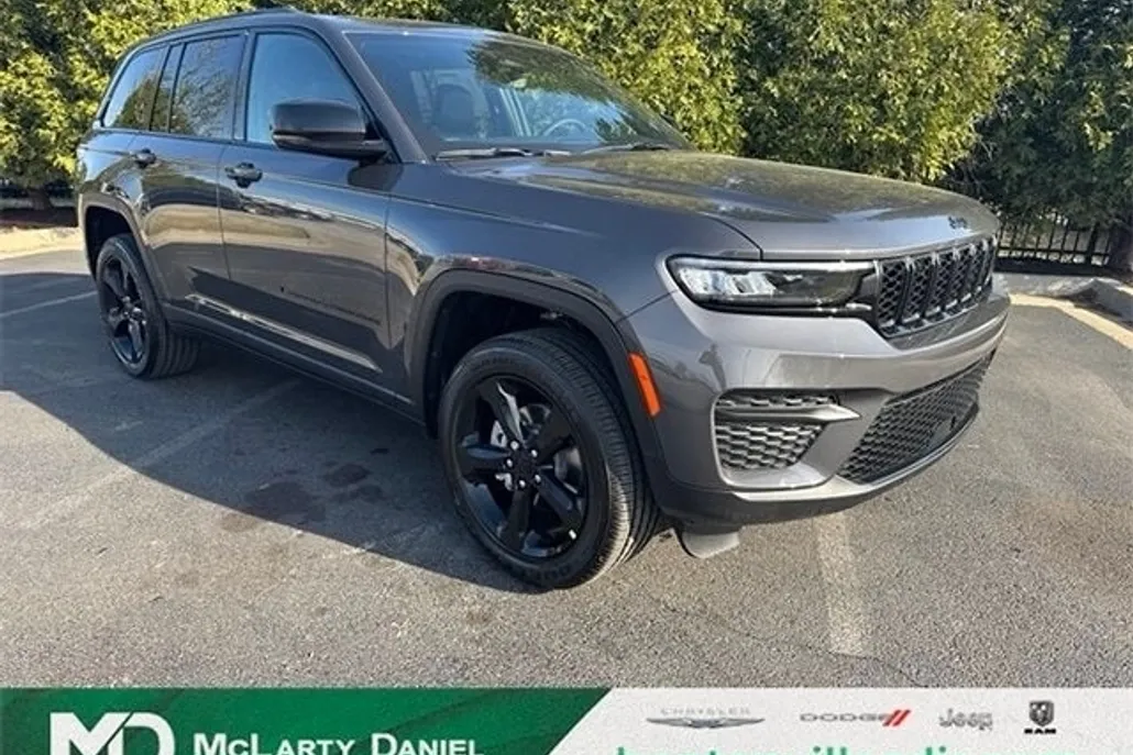 2025 Jeep Grand Cherokee Altitude photo 1