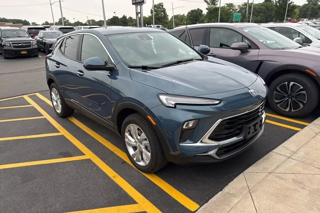 2025 Buick Encore GX Preferred photo 1