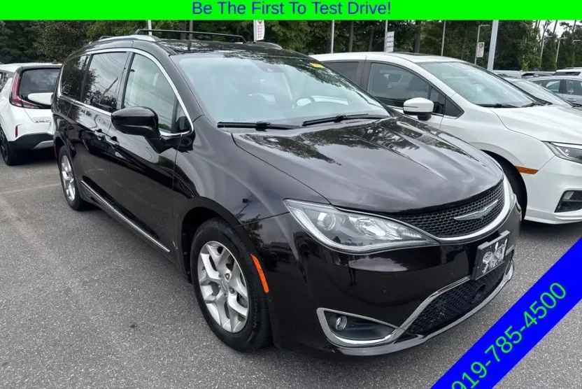 2018 Chrysler Pacifica Touring Plus photo 1