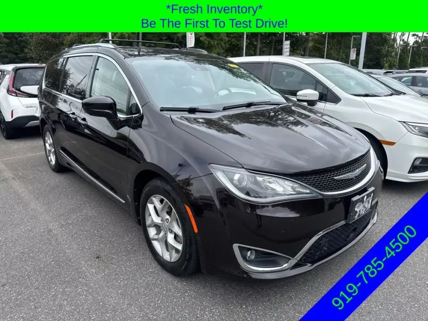 2018 Chrysler Pacifica Touring Plus photo 1