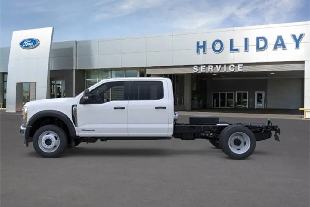 2026 Ford F-550 photo 1
