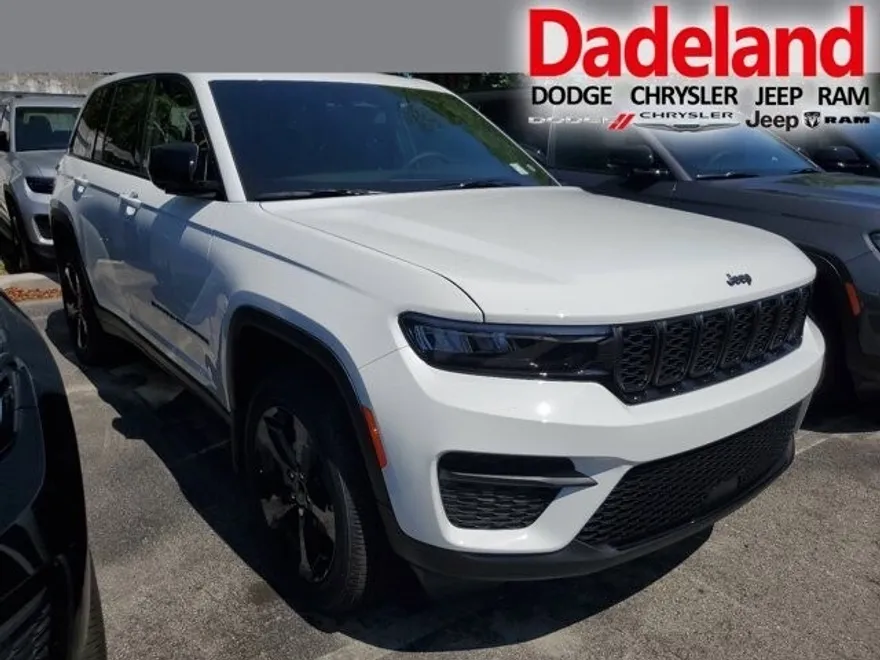 2024 Jeep Grand Cherokee Altitude photo 1